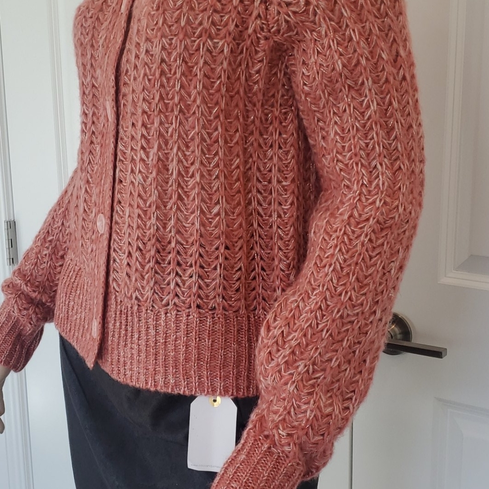 NWT 🎄 Sweater🤩 FINAL SALE - Picture 1 of 6